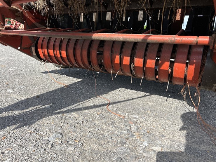 hesston-5510-image-7