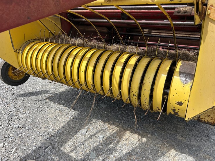 new-holland-847-image-8