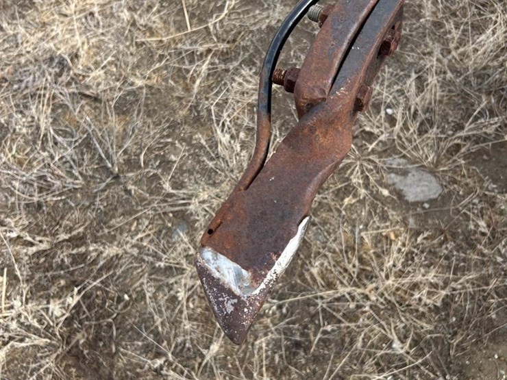 morris-anhydrous-chisel-plow-2859-image-10