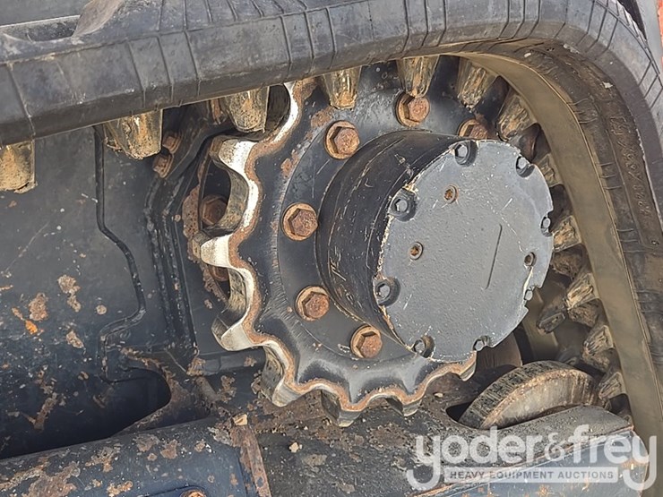 2020-kubota-svl65-2-image-15