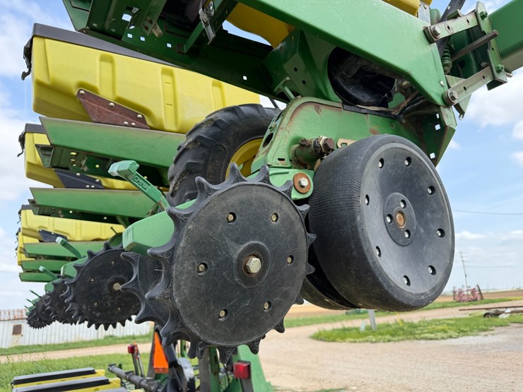john-deere-1720-image-17