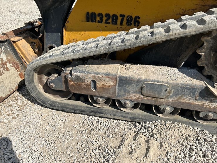 2021-deere-325g-image-17