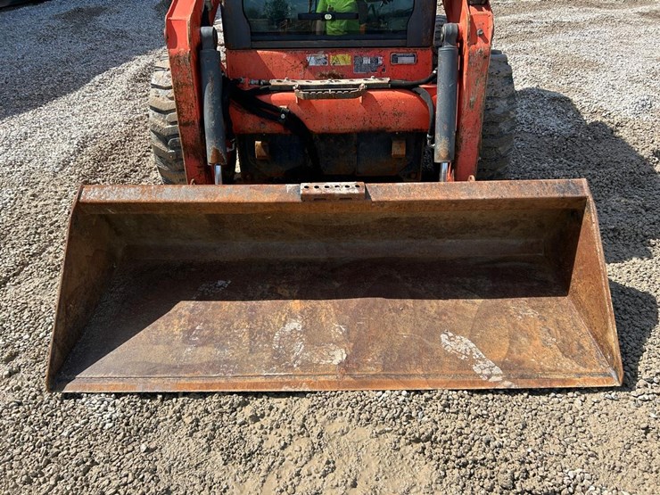 2017-kubota-ssv75-image-9