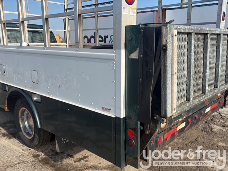 2011-ford-f350-image-16