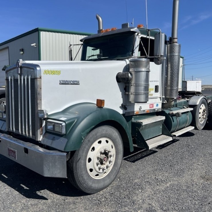 2002 KENWORTH W900