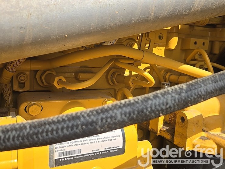 2019-deere-670g-image-81