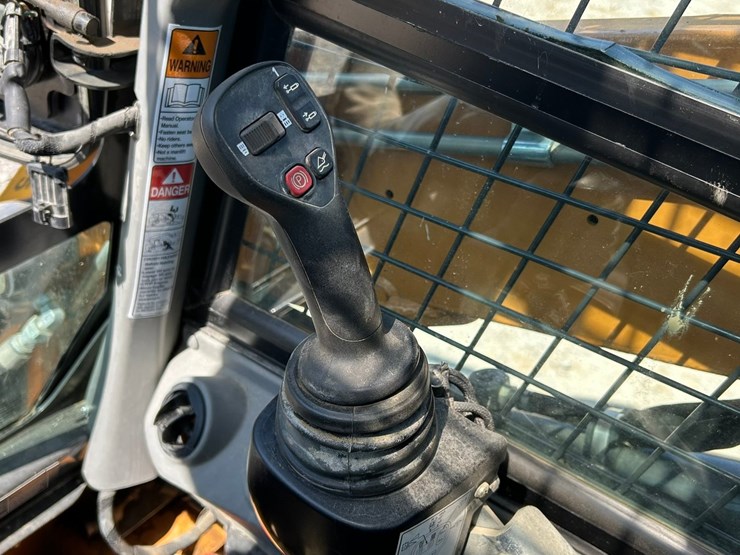 2023-case-tv450b-image-41