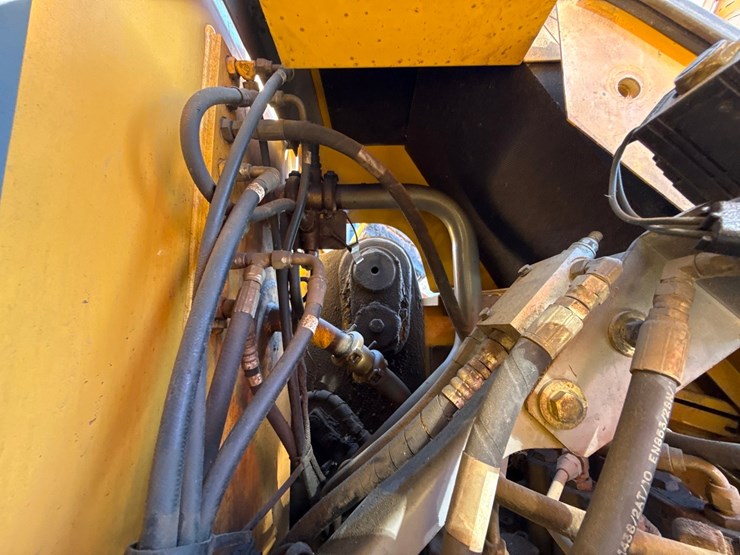 2009-deere-225-lc-image-44