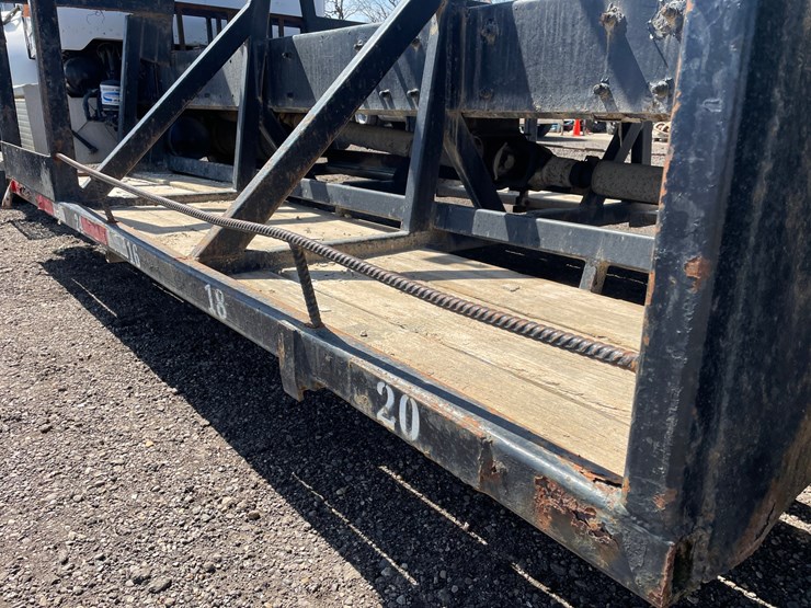 1995-peterbilt-330-image-32