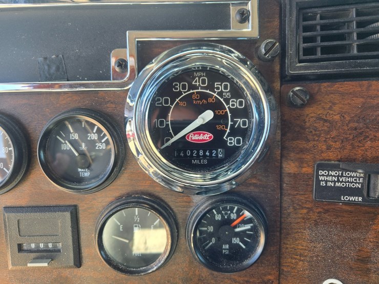 1996-peterbilt-377-image-67