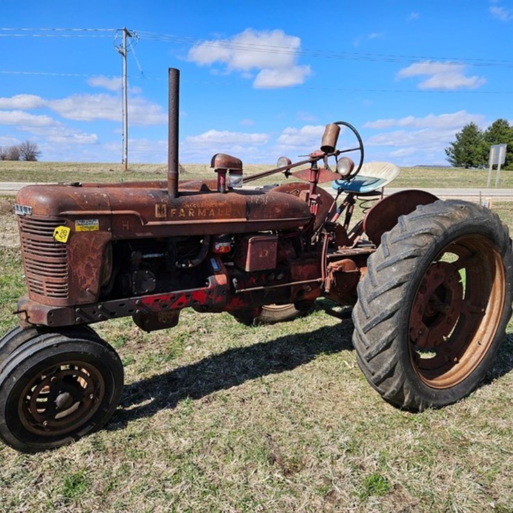 #526 • Farmall H Tractor