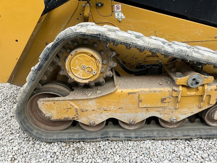 2023-caterpillar-259d3-image-13