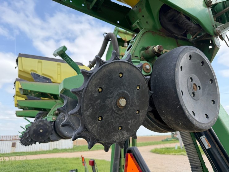 john-deere-1720-image-35