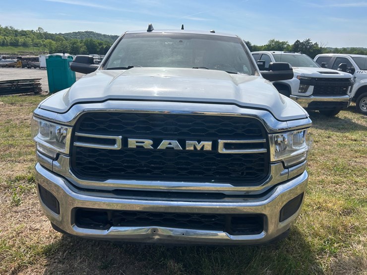 2020-dodge-3500-image-7