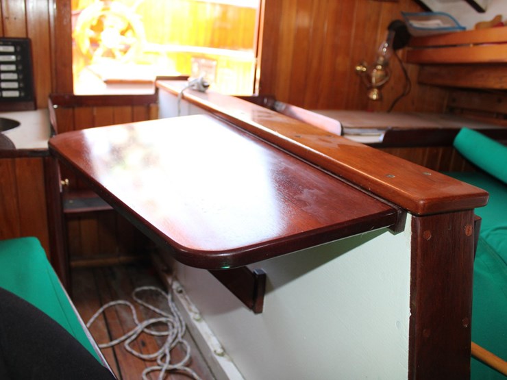 #9545-•-grimmalkin-–-18'-fenwick-williams-classic-wooden-catboat-w/-trailer-image-77