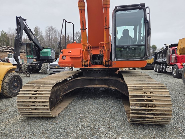 hitachi-zx330-lc-image-9