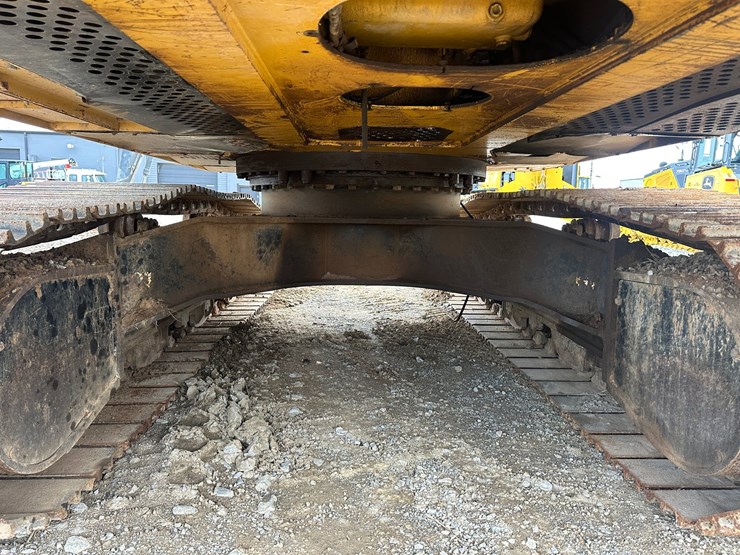 2013-deere-350g-lc-image-41