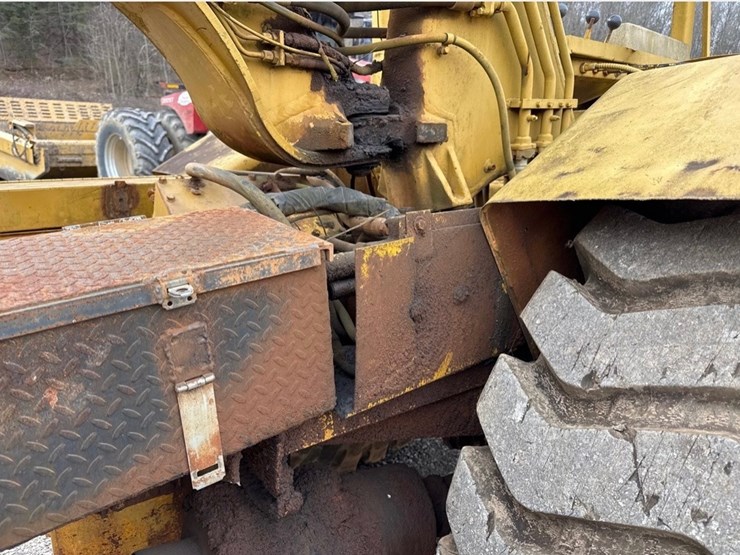 caterpillar-613b-image-9