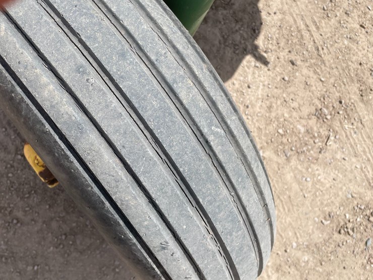 john-deere-3010-image-11