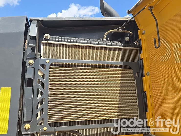 2019-deere-670g-image-75