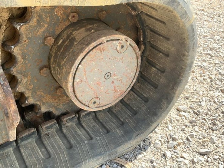 2017-takeuchi-tb240-image-49