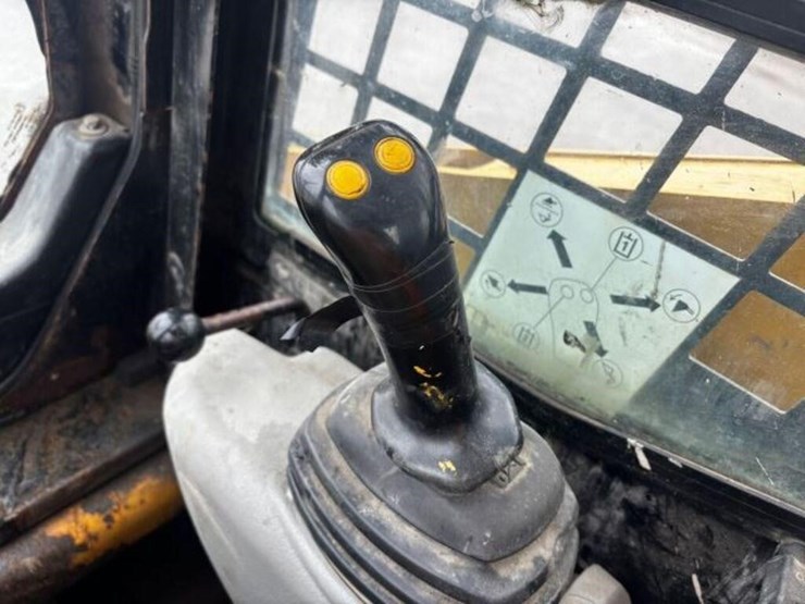 2009-caterpillar-232b2-image-22