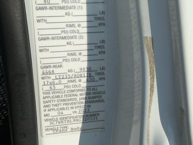 2022-dodge-3500-image-31