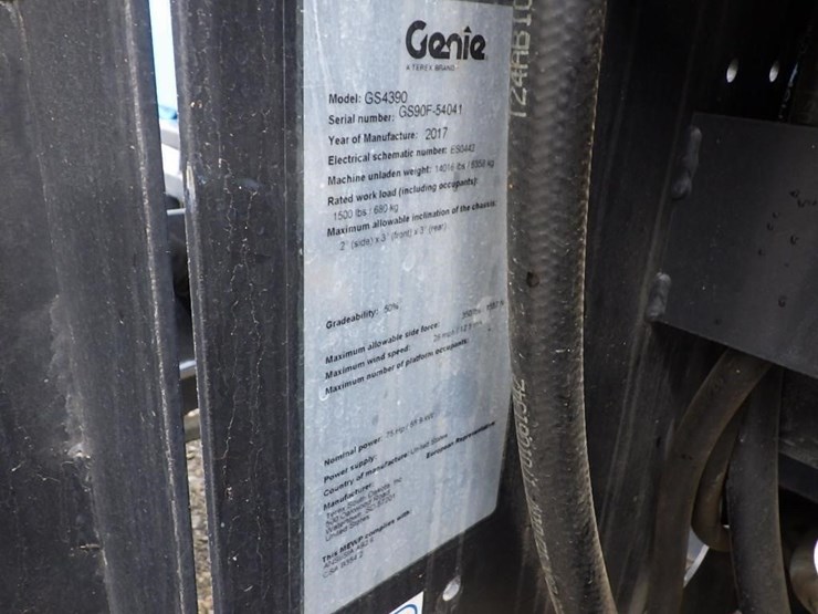 2017-genie-gs-4390-scissor-lift-image-29