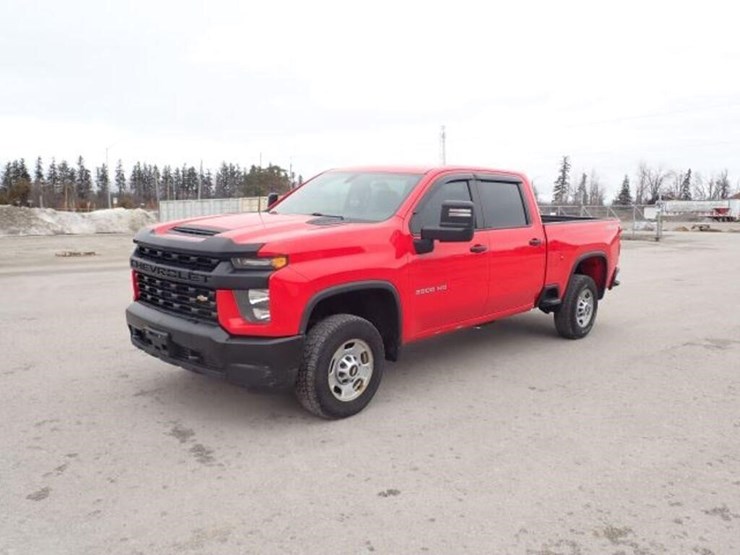 2022-chevrolet-2500hd-image-1