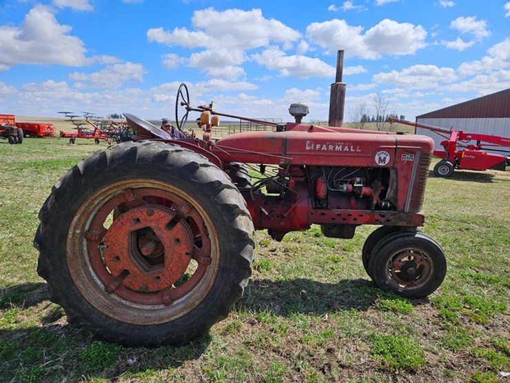 #525-•-farmall-super-m-tractor-image-6