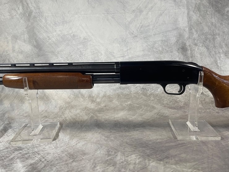 #4115-•-mossberg,-20-ga.-pump-action-shotgun,-sn:-c380887-image-7