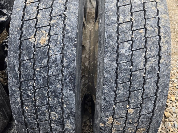 2000-peterbilt-379-image-91