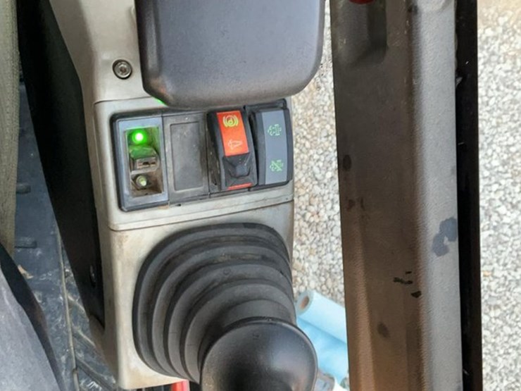 2019-wacker-neuson-et145-image-24