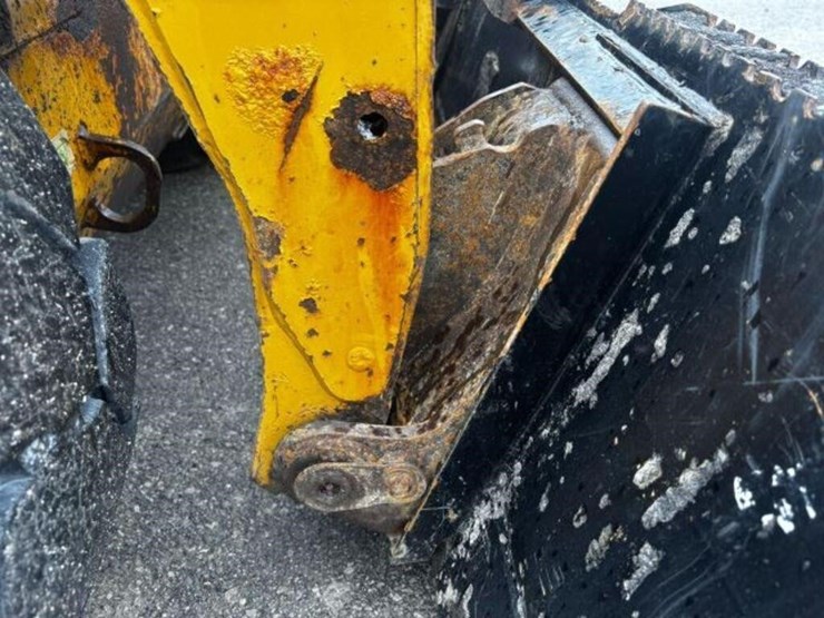 2009-caterpillar-232b2-image-51