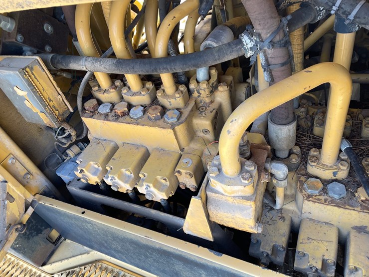 caterpillar-225-image-34