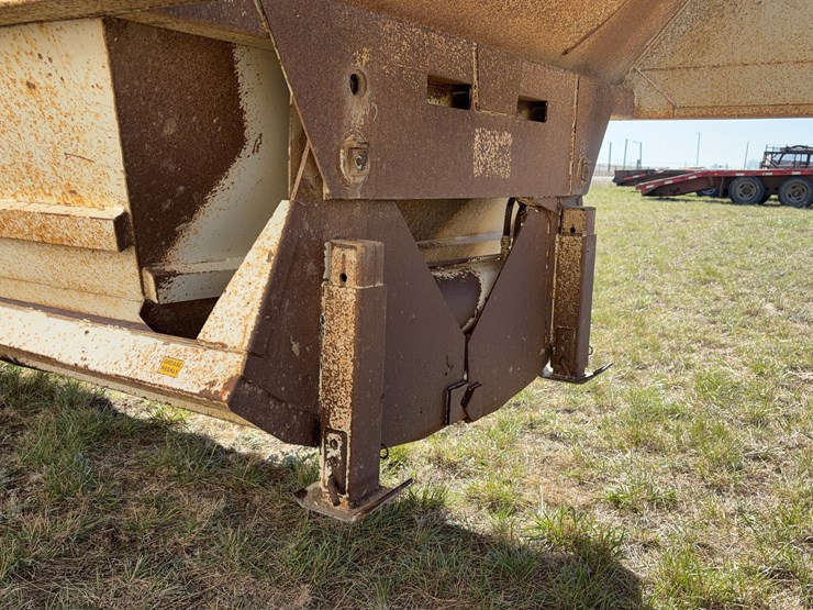 2011-dakota-gravel-trailer-image-20