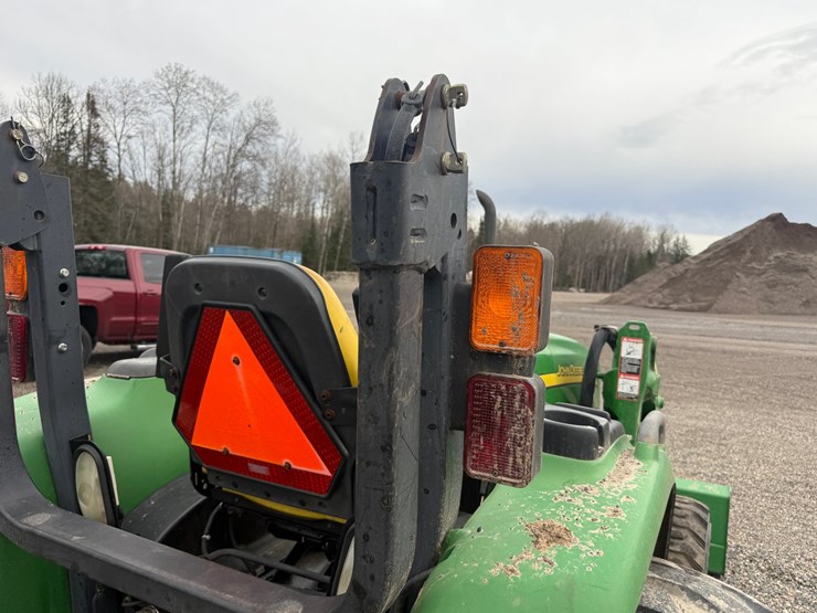 john-deere-4120-image-23