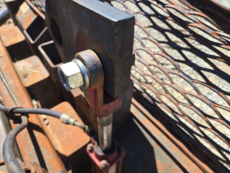 caterpillar-3208-image-15