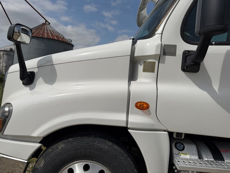 #45283-•-2016-freightliner-cascadia-daycab-truck-tractor-vin:-3akjgedv9gsgy4090-image-29