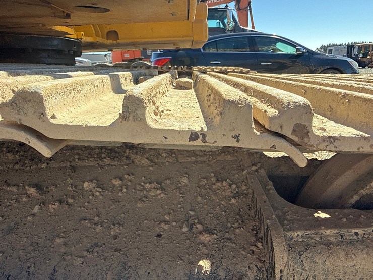 caterpillar-325-image-84