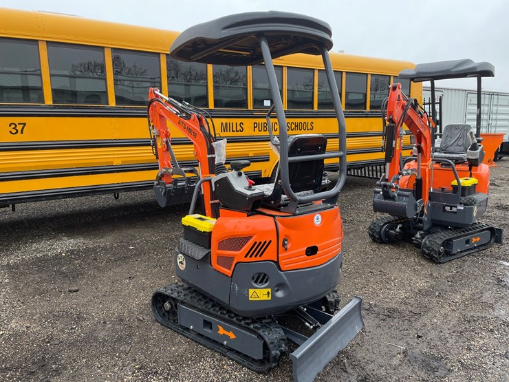 #3295-•-2026-ats-me18-mini-excavator-image-4