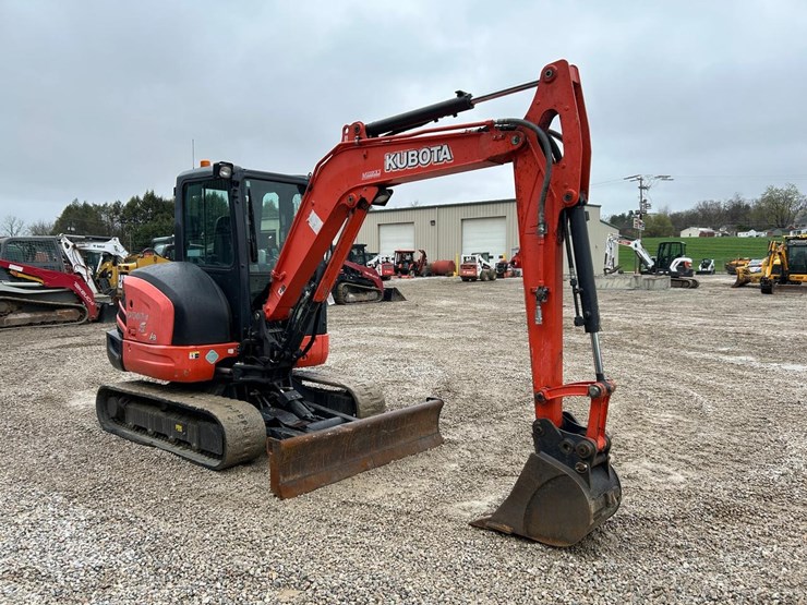 2016-kubota-kx040-4-image-6