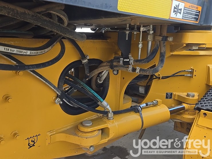 2019-deere-670g-image-44