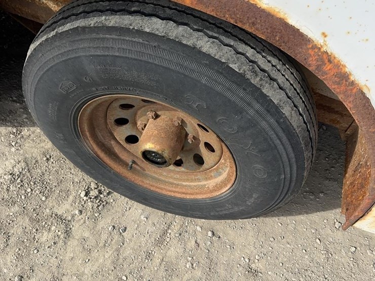 2001-cm-trailers-image-9