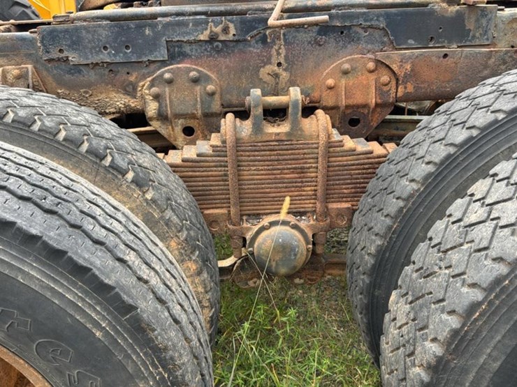 1969-caterpillar-3208-image-9