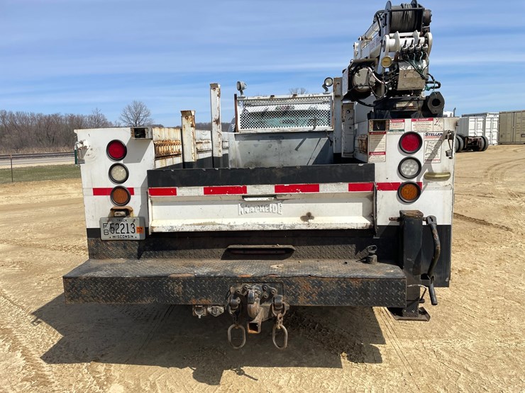 2011-ford-f550-image-26