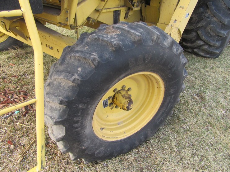 new-holland-tr96-image-24