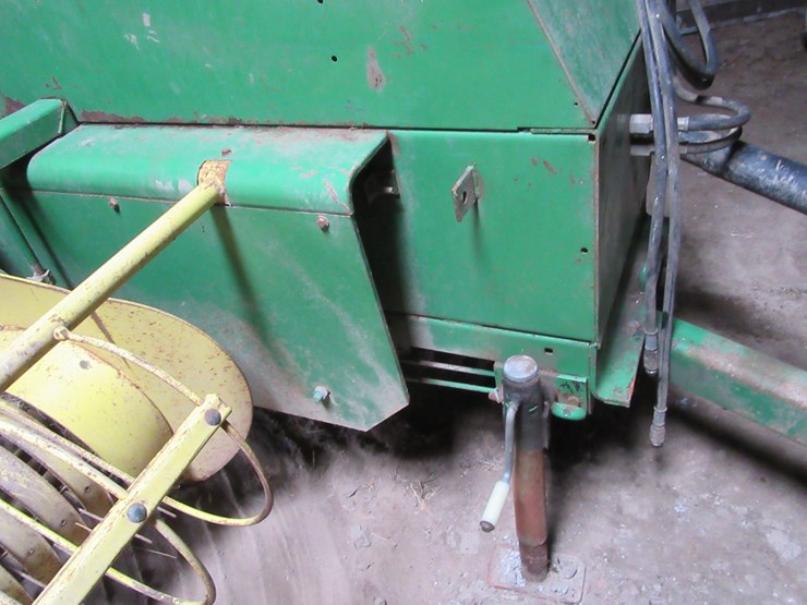 john-deere-336-image-23