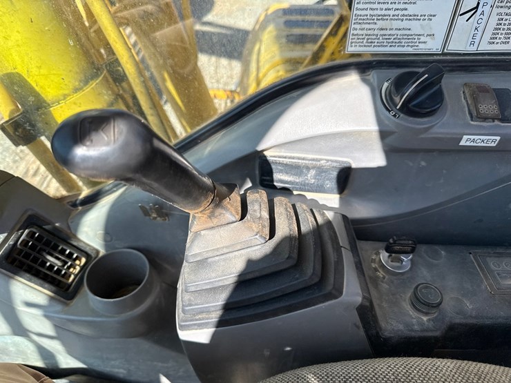 new-holland-eh160-image-68