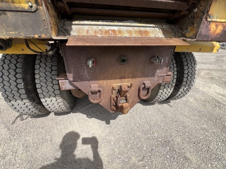 2007-sterling-l9500-image-21